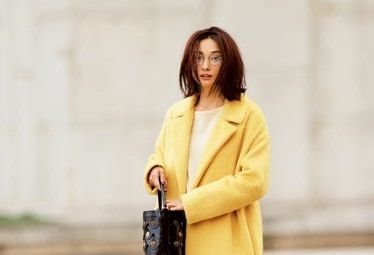 黄色コートコーデ4選 冬 30代40代レディースファッション Domani