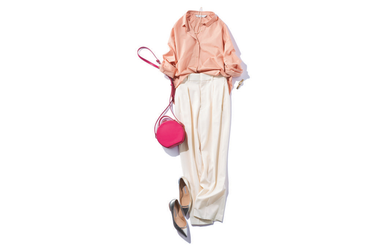 【3】ピンクのシャツ×白のワイドパンツ