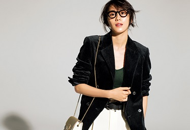 黒ジャケットコーデ10選 秋 30代40代レディースファッション Domani