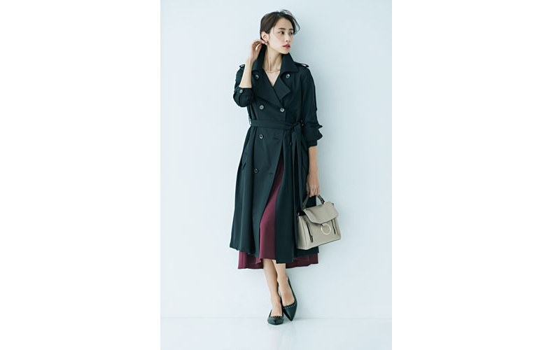 【6】黒トレンチコート×紫フレアスカート