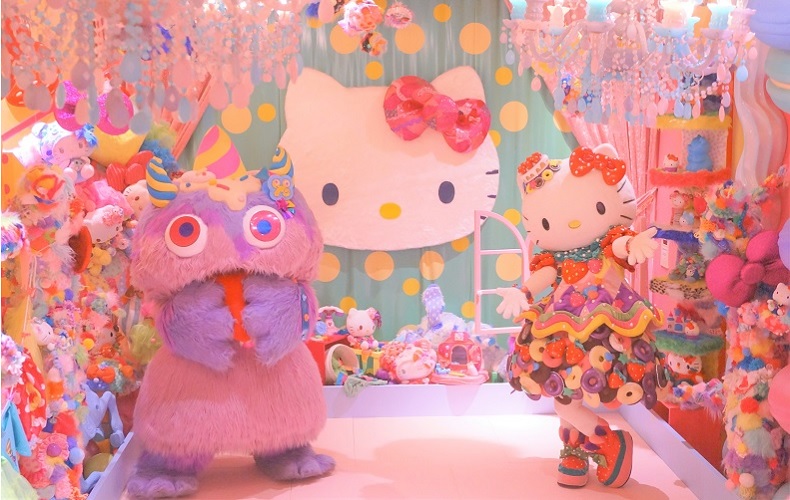 夏休みに親子で出かけたい 原宿の ハローキティ Kawaii Monster Cafe サンリオ好きライター潜入レポ 誰かに話したくなるサンリオの魅力 Domani