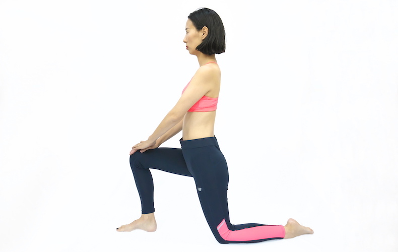 腰のストレッチ方法まとめ 腰痛 姿勢改善におすすめしたい自宅でできる簡単なあやり方 Domani