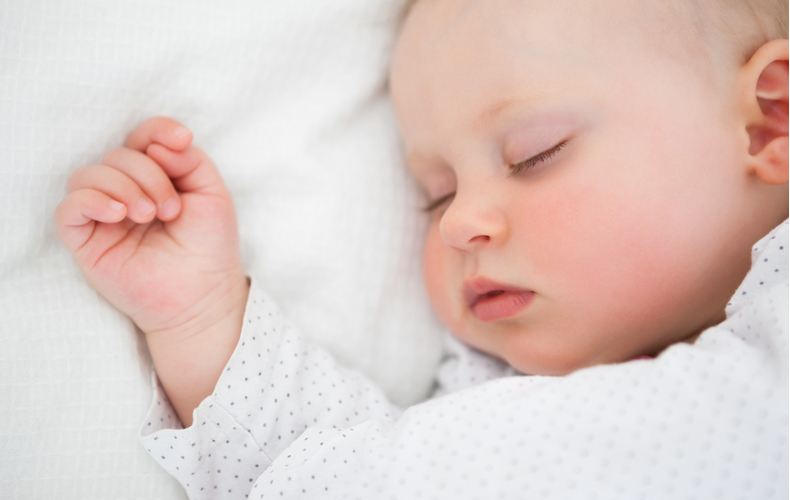 新生児　枕新生児枕必要赤ちゃん枕役割使うときの注意点選び方ポイント