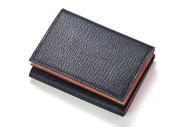 いま〝ラルコバレーノ〟のお財布をもつ読者モデルやライターが増えてる