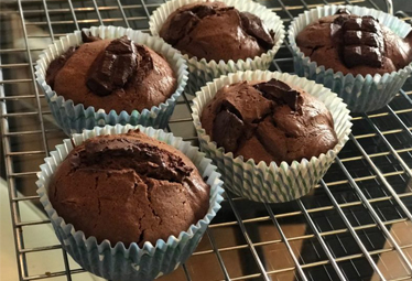 子どもでも手作りできる！バレンタイン用♡簡単「チョコレートカップ