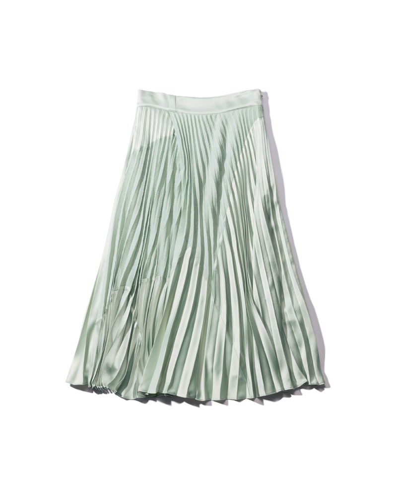 ペールグリーンのプリーツスカート