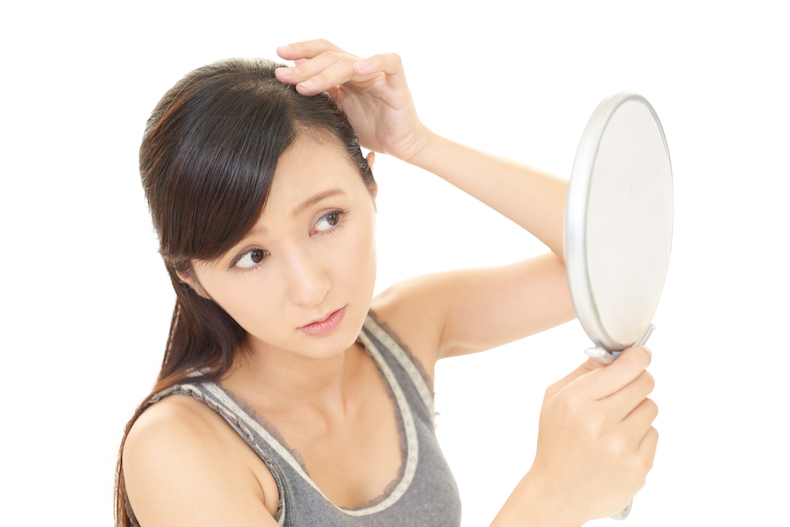 髪の毛が抜ける原因とは？これって異常？抜け毛の予防法や効果的な対策を解説！ Domani