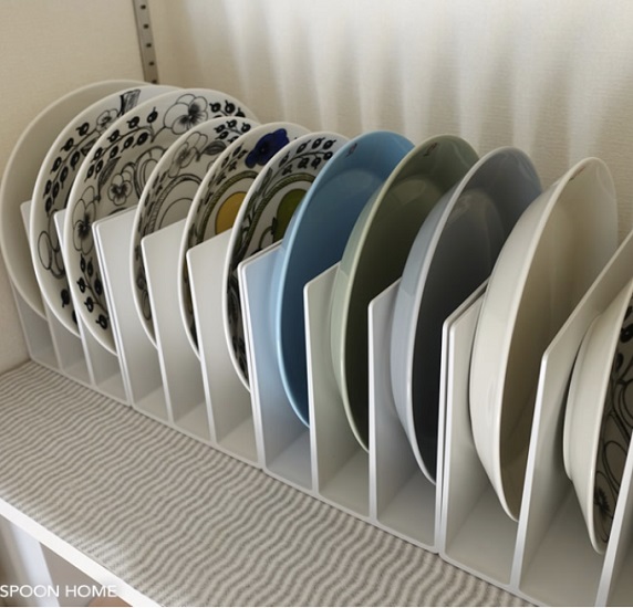 食器棚　収納術　収納方法　収納　仕方　ポイント　種類　色　サイズ　分ける