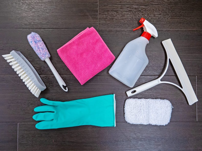 ベランダ　掃除　頻度　掃除方法　やり方　必要な道具　アイテム　グッズ　洗剤　便利アイテム