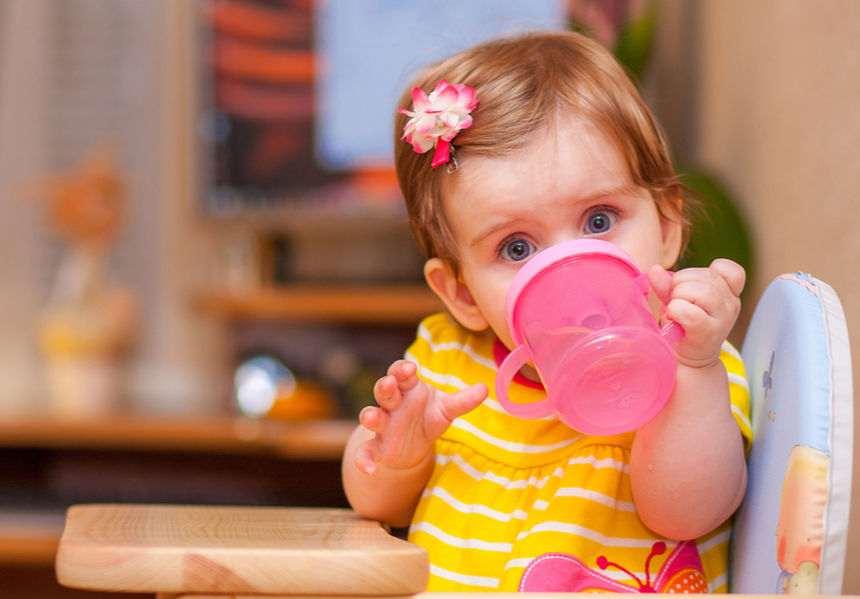 スパウトとは　赤ちゃん　時期　いつ　練習　選び方　ポイント　コツ　おすすめ　商品