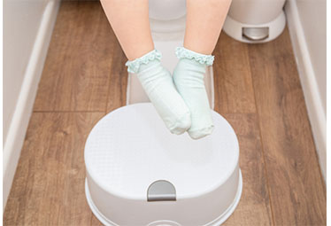 トイレトレーニング 補助便座を使うタイミングはいつ 使い方やタイプ別のおすすめ10選 Domani