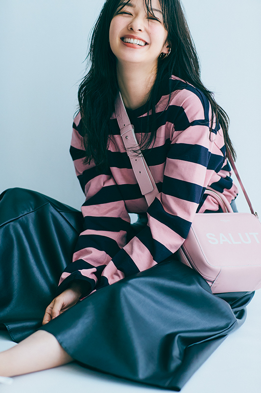 トップスの意味って アウターとの違いは おすすめのトップスコーデも一緒にご紹介 Domani