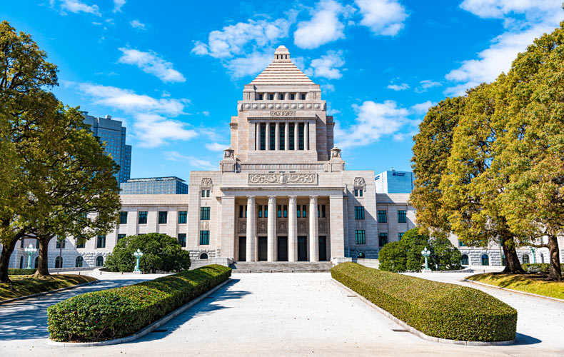 憲法記念日ってどんな日 意外と知らない祝日の由来 Domani