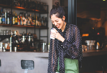 カーゴパンツとは 大人な女性がおしゃれに着こなすポイントとお手本コーデまとめ Domani