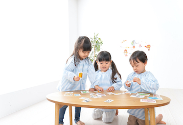 なるほど 園児から始まる 女子のグループ化 男子の自由化 の謎に迫る Domani