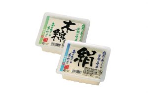 豆腐のカロリー、「絹」と「木綿」で違うって本当ですか!?【素朴な疑問をメーカーの人にぶつけてみた！】 | Domani