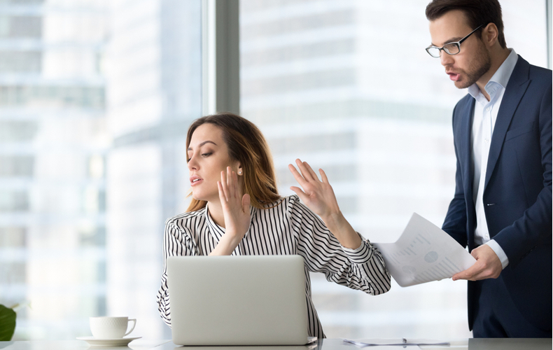 無視する人の心理や対処法を知り 職場や恋愛における人間関係の悩みを解決しよう Domani