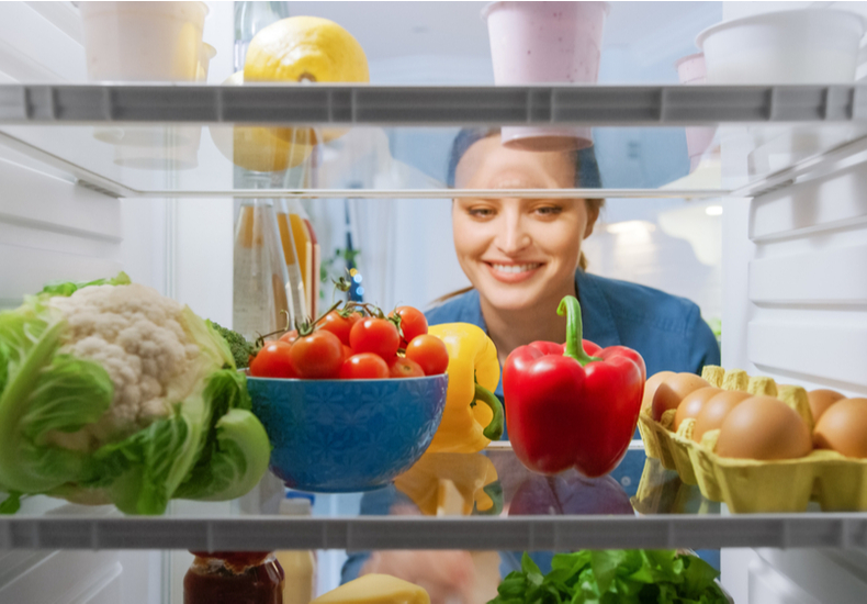 冷蔵庫 臭い なぜ におい 理由 原因 予防 対策 防止   