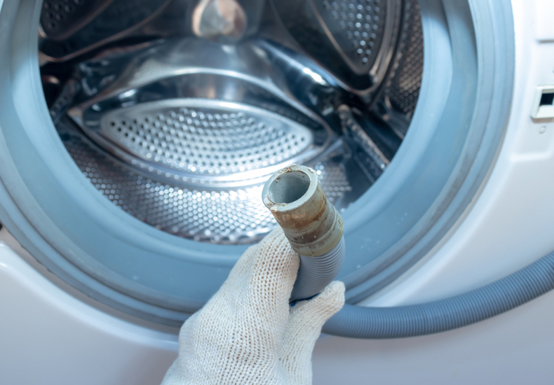 洗濯機 排水口 汚れ 原因 対策 予防 掃除 方法 臭い 外し方 手順     