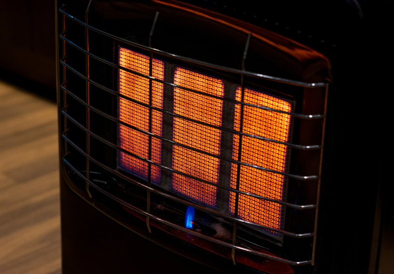 暖房器具 おすすめ 人気 選び方 エアコン ファンヒーター ストーブ          