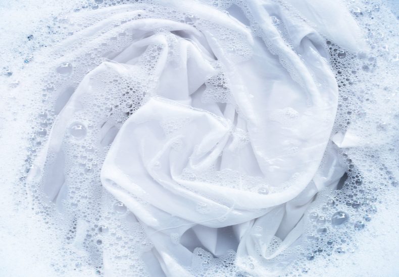 洗濯　泡　衣類　カーテン洗濯頻度時期注意点カビ落とし方洗濯機手洗い汚れカビ対策予防