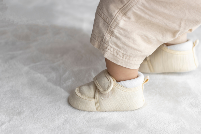 赤ちゃん 足のサイズ 測り方 ファーストシューズ 平均 おすすめ 人気 選び方 室内          