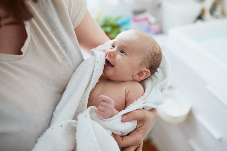 赤ちゃん ガーゼ 使い方 何に使う 活用法 おすすめ ハンカチ タオル 沐浴    
