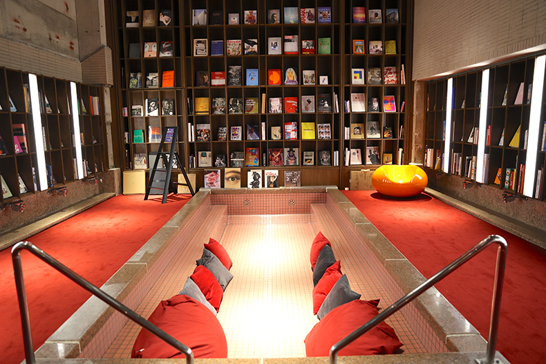 松本十帖のブックカフェ