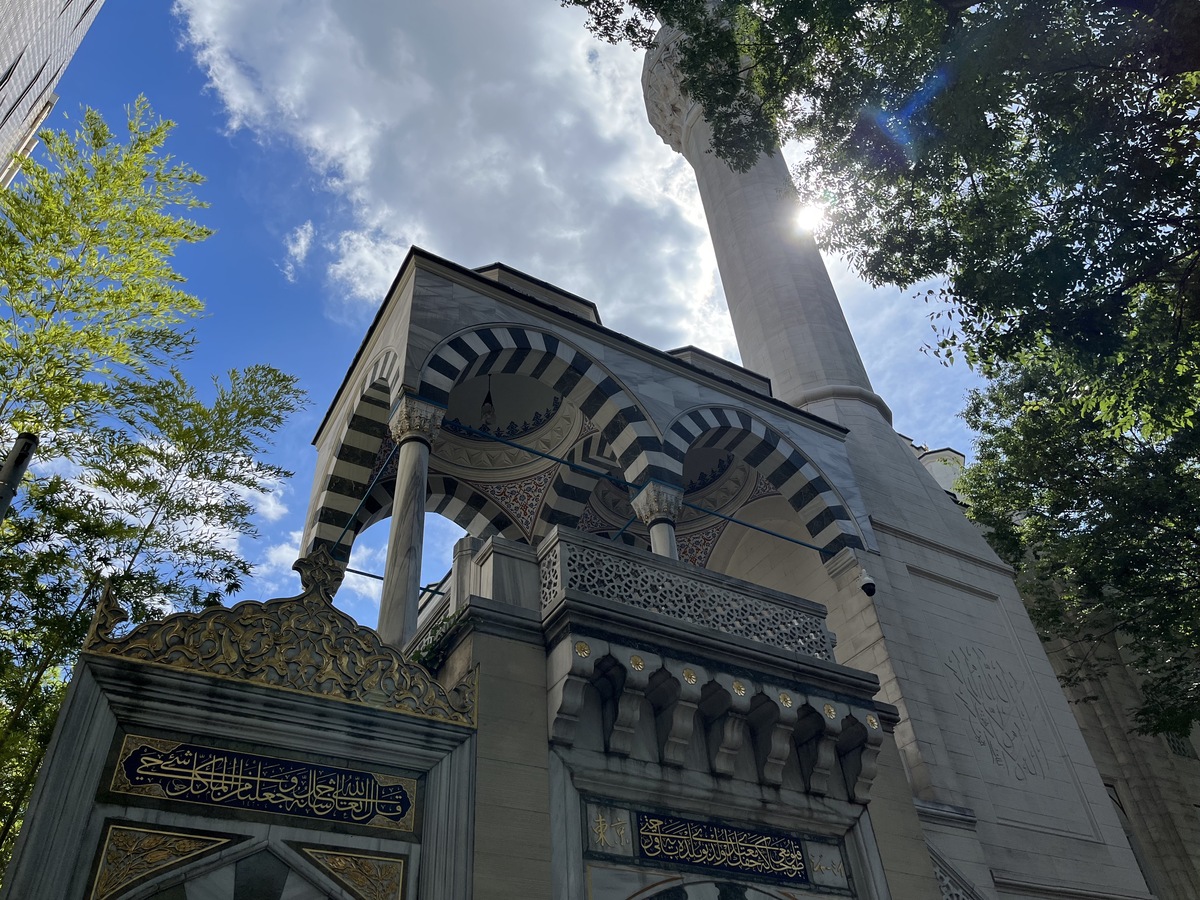 日本最大級のモスク「東京ジャーミィ」の外観