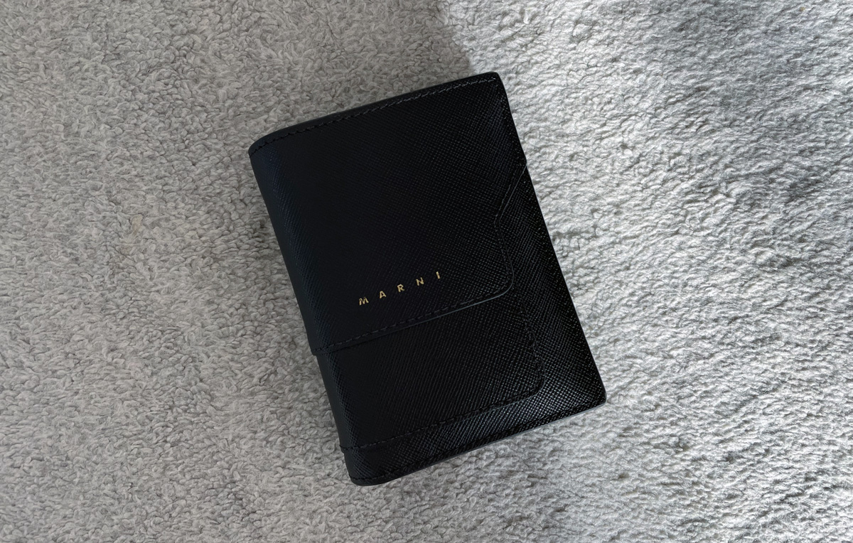 黒のミニ財布