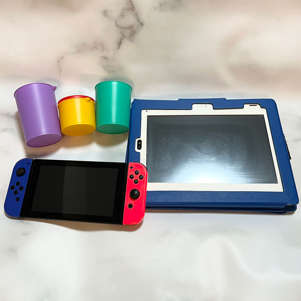 Nintendo Switchとタブレット、知育おもちゃ
