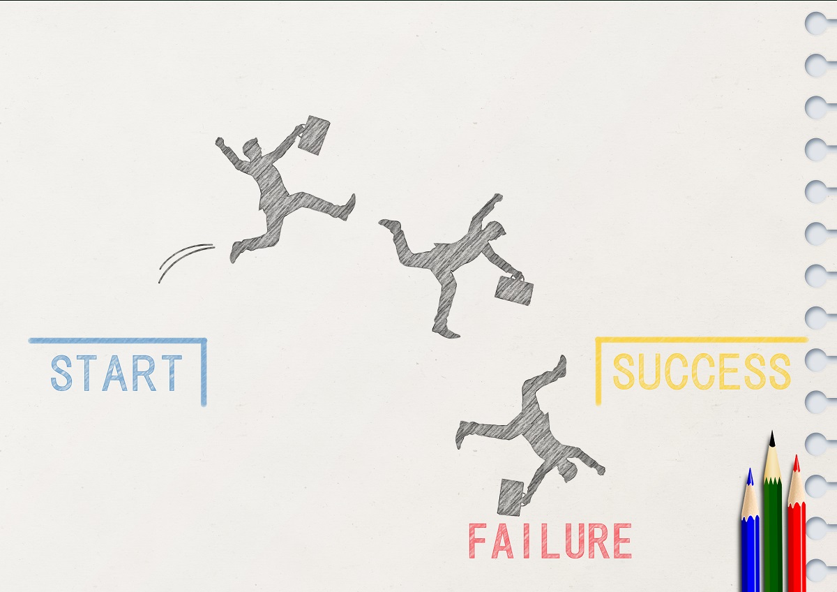 「START」地点から「SUCCESS」へ飛ぼうとし、「FAILURE」位置まで落ちてしまっている人のイラスト