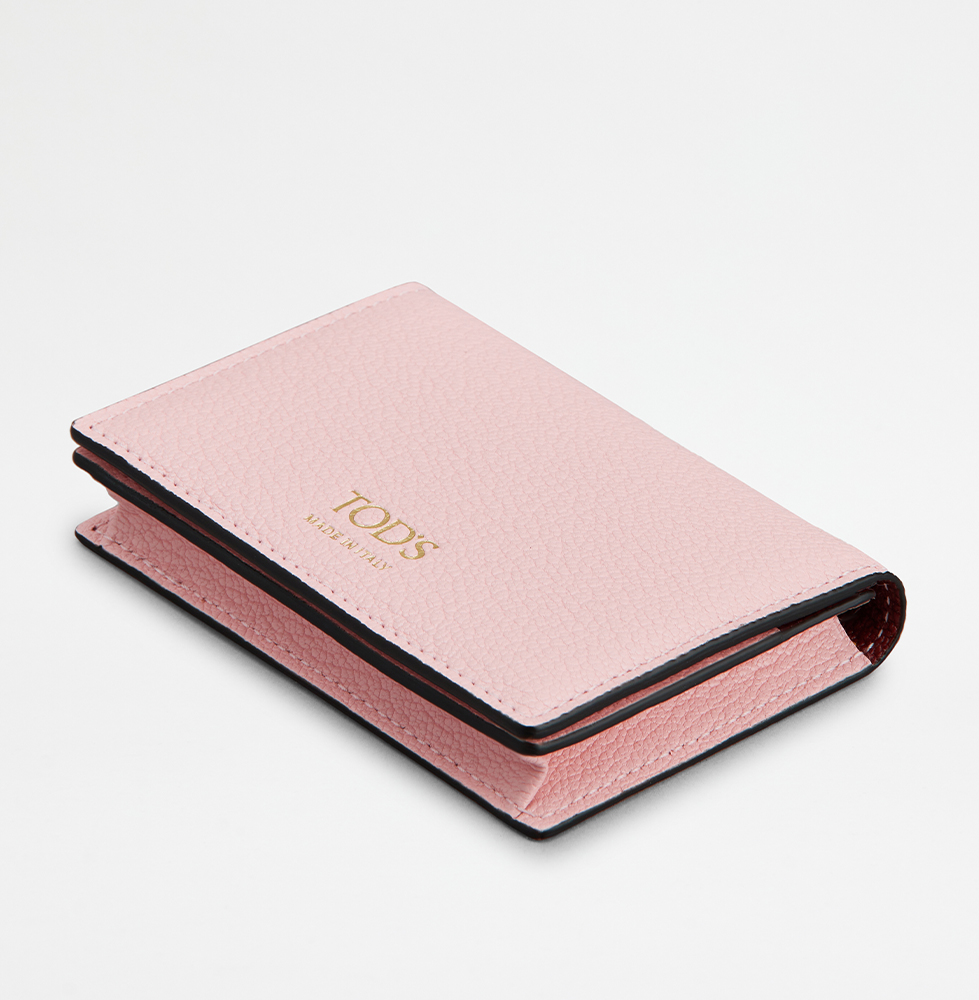 トッズのピンクのビジネスカードケース、正面写真