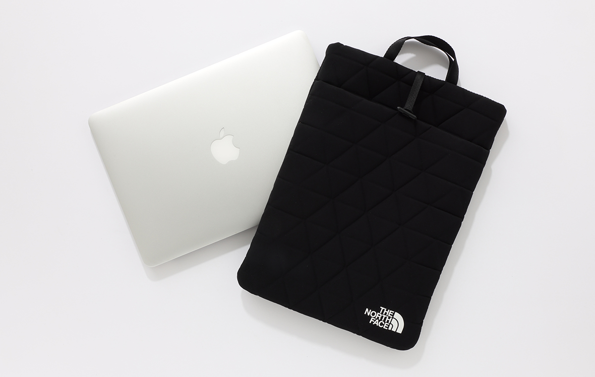 MacBookと「THE NORTH FACE」PCスリーブ