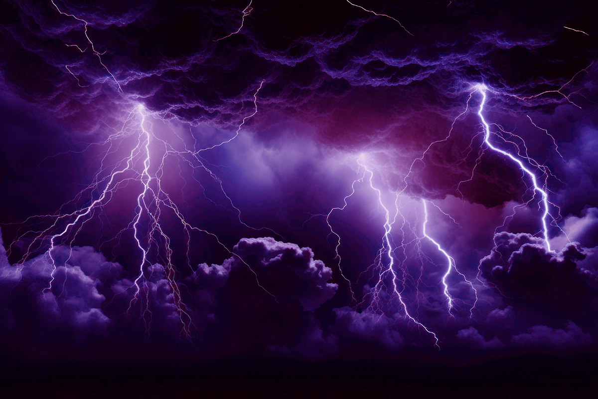 紫色の雷