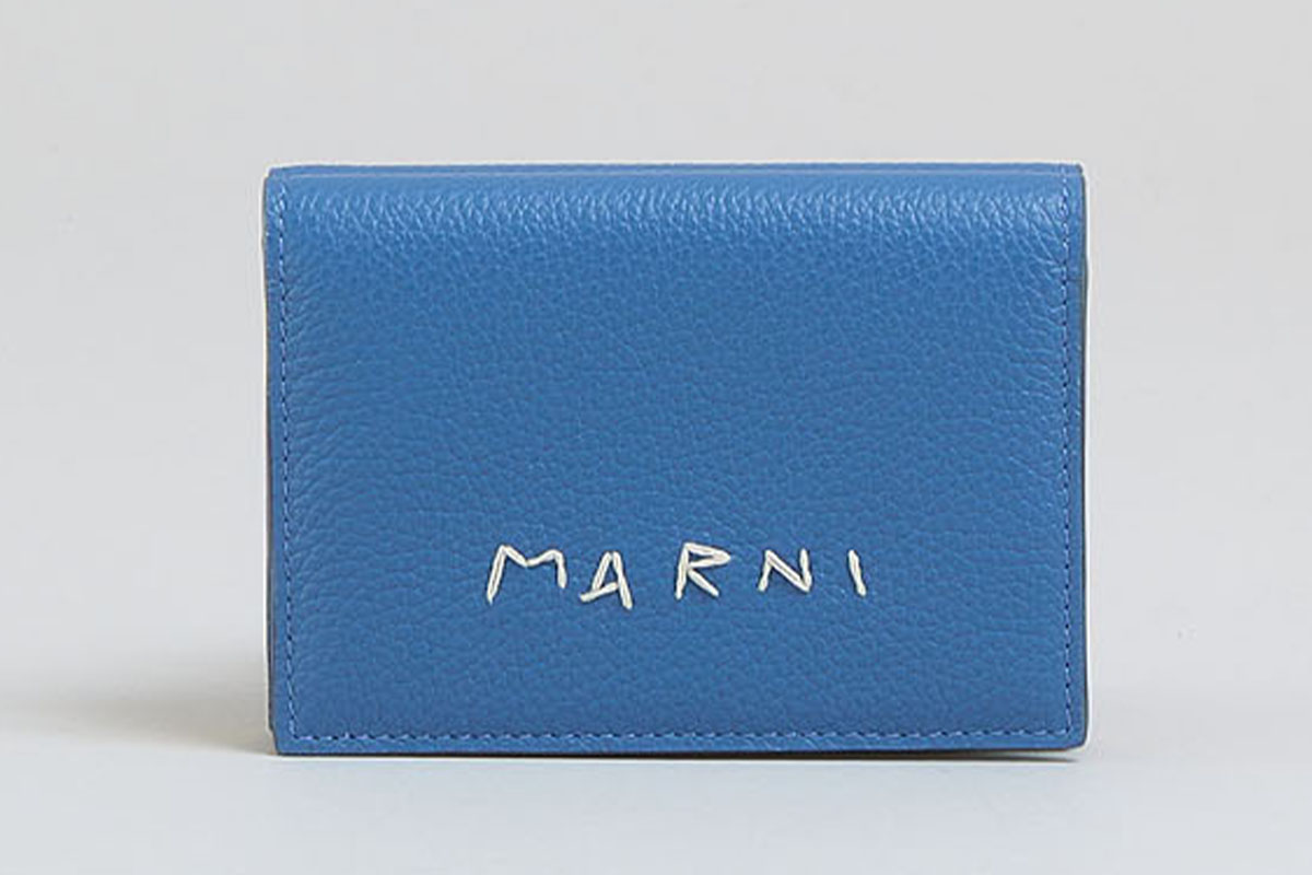 マルニ　ブルーの財布正面写真