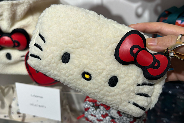 LeSportsac × Hello Kitty　ポーチ