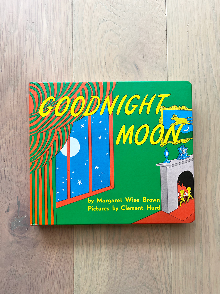 英語絵本 「Goodnight Moon」（邦題：おやすみなさい おつきさま）