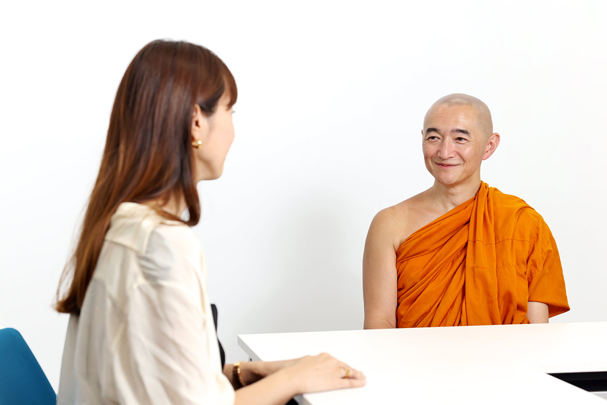 田口まさ美さんと小野龍光さん 会話の様子