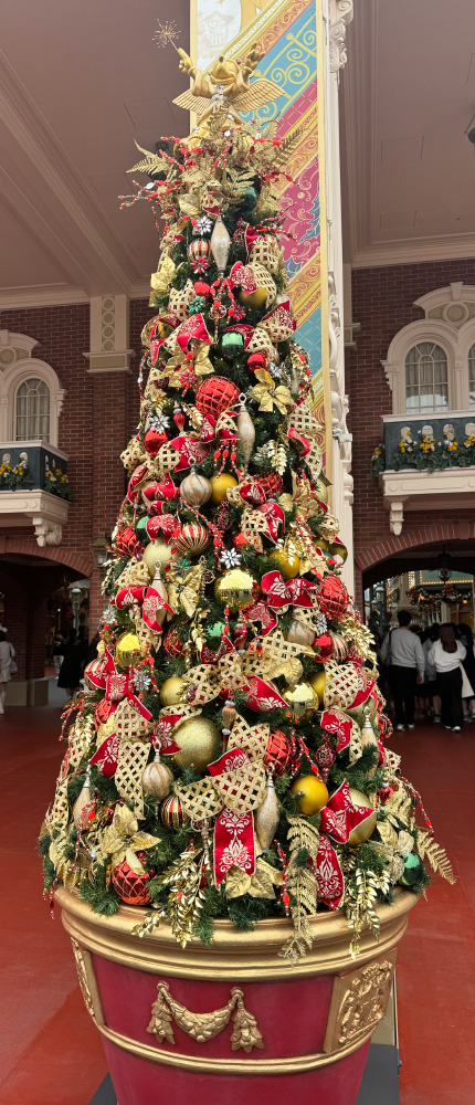 デコレーションされたクリスマスツリー