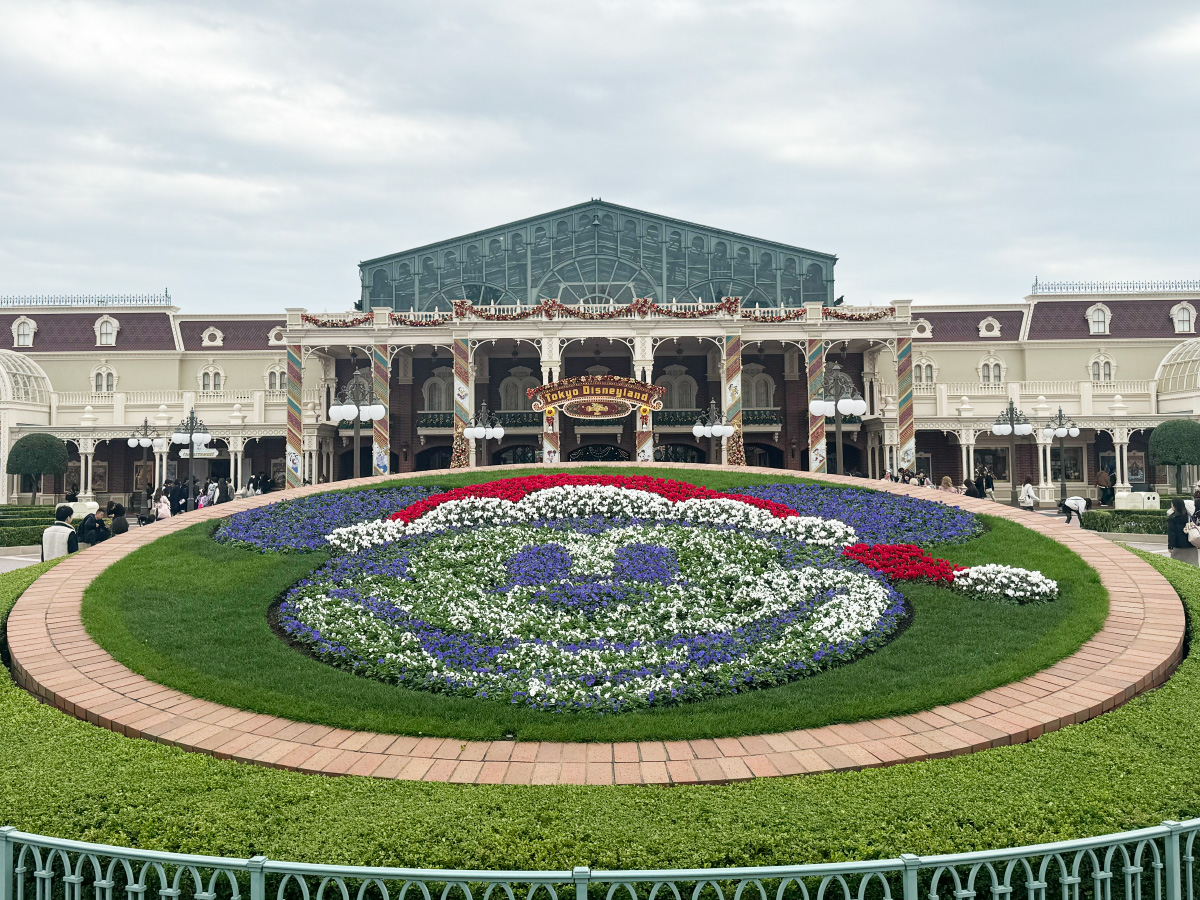 ディズニーランドの入り口