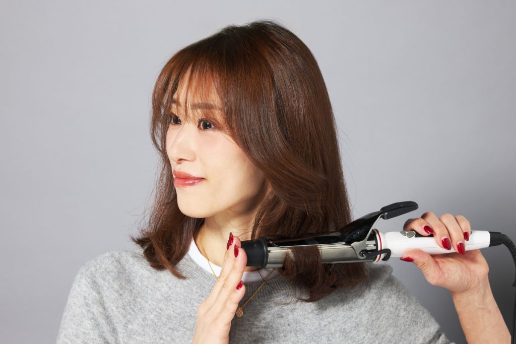 ベースの毛先を外巻きにする