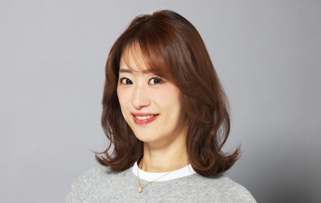 外ハネミディアムヘア 完成写真