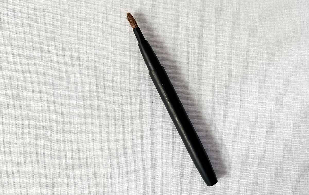 ダイソーの「ごくふわっ リップブラシ（スライド式）」