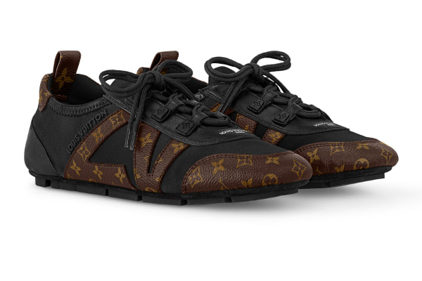 ▲「LV スニーカリーナ」(PATENT MONOGRAM CANVAS)¥165,000