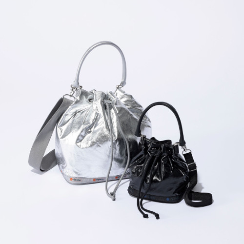 ▲MED Drawstring Bag￥33,000 SM Drawstring Bag￥27,500 カラー：Astro Silver、Astro Black