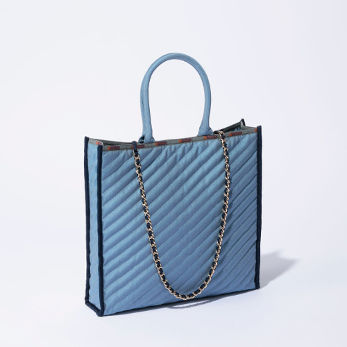 ▲LG Chain Quilt Tote￥49,500 カラー：Galactic Sky Denim