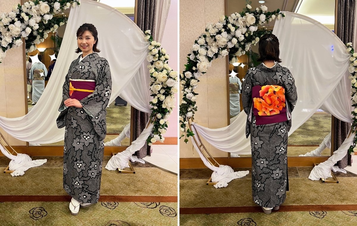 着物姿の後ろと前を写した写真