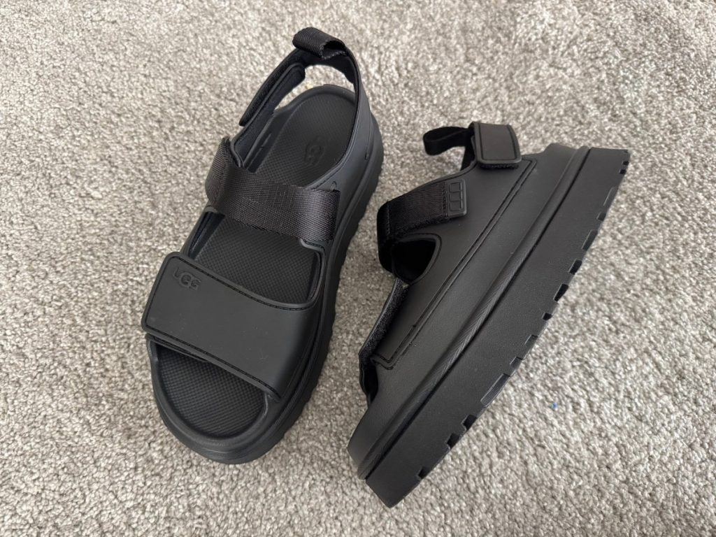 UGG ゴールデングロウ/BLACKの写真