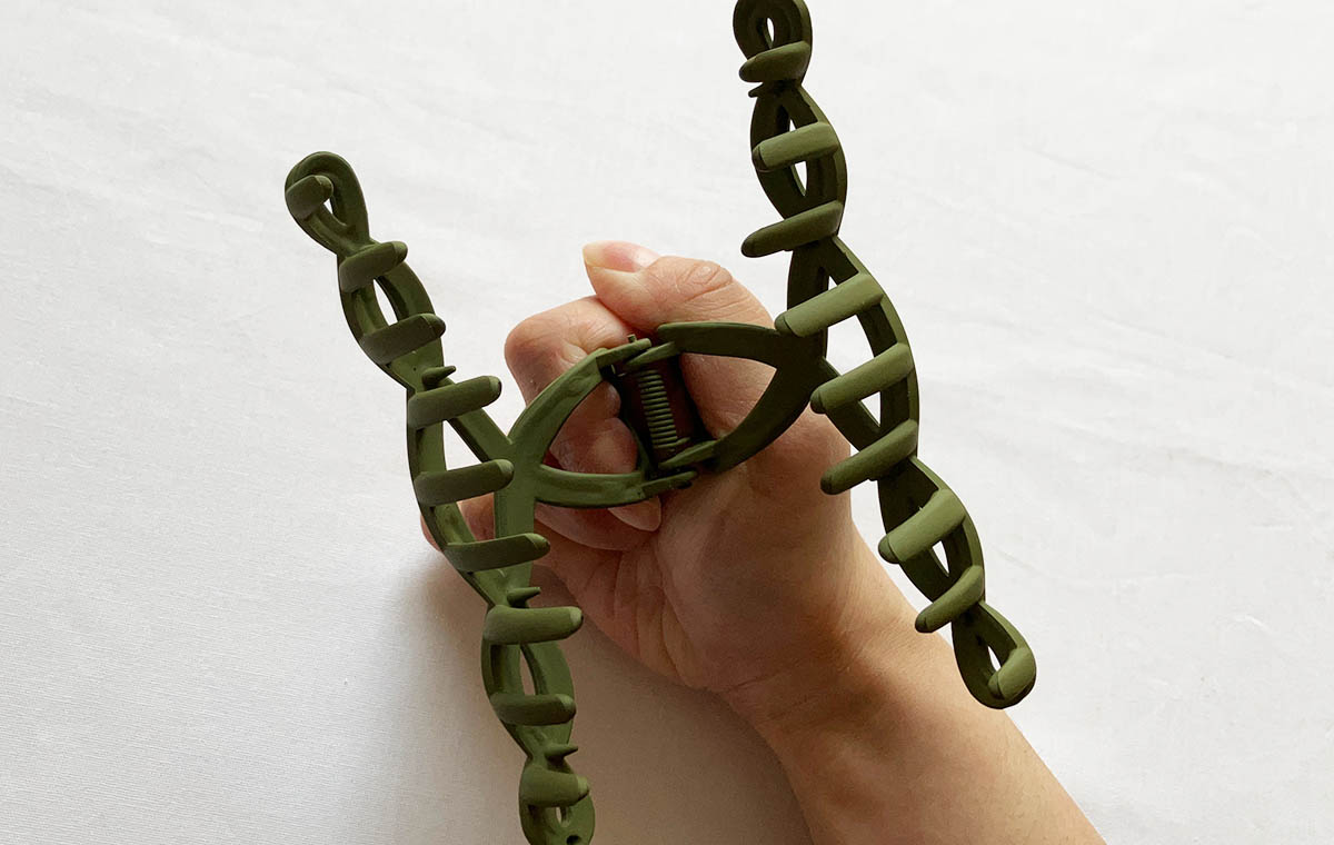 ダイソーの「ヘアクリップ（グリーン）」